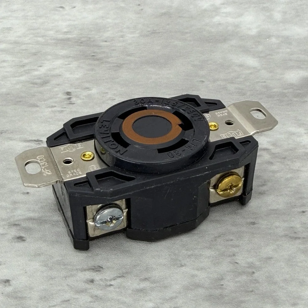 LEVITON 2710  L14-30R  30 AMP  125/250V LOCKING RECEPTACLES NOS